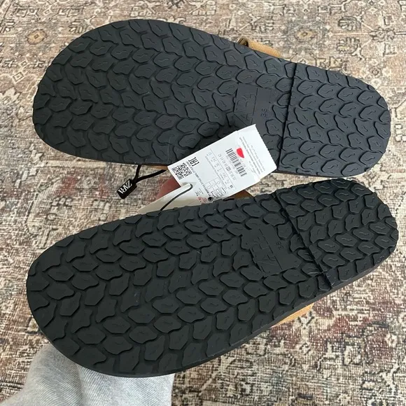 NWT Zara Suede Leather Strappy Flatform Sandals in Tan/Black - 7.5