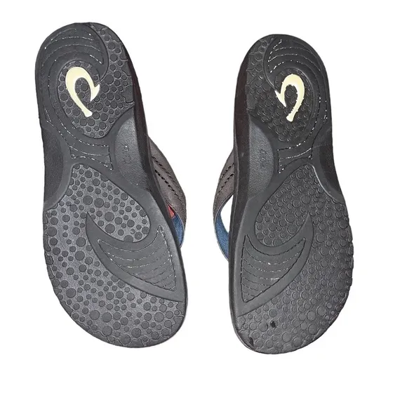 OluKai Hokua flip flops 13