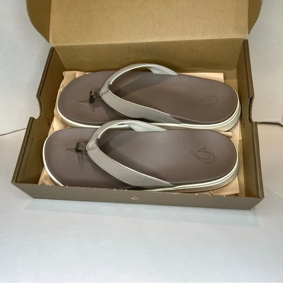 Olukai NU'A PI'O Slip On Sandals Thong Flip Flops Womens Size 7 Warm Taupe