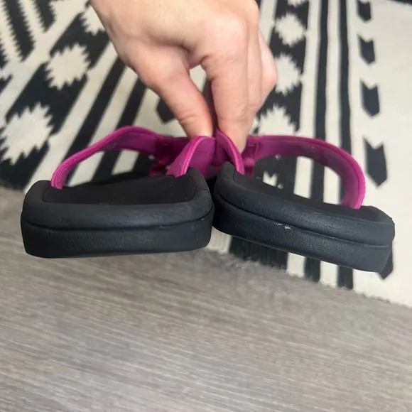 Olukai Ohana Flip Flops Thong Sandal in Orchid Size 8