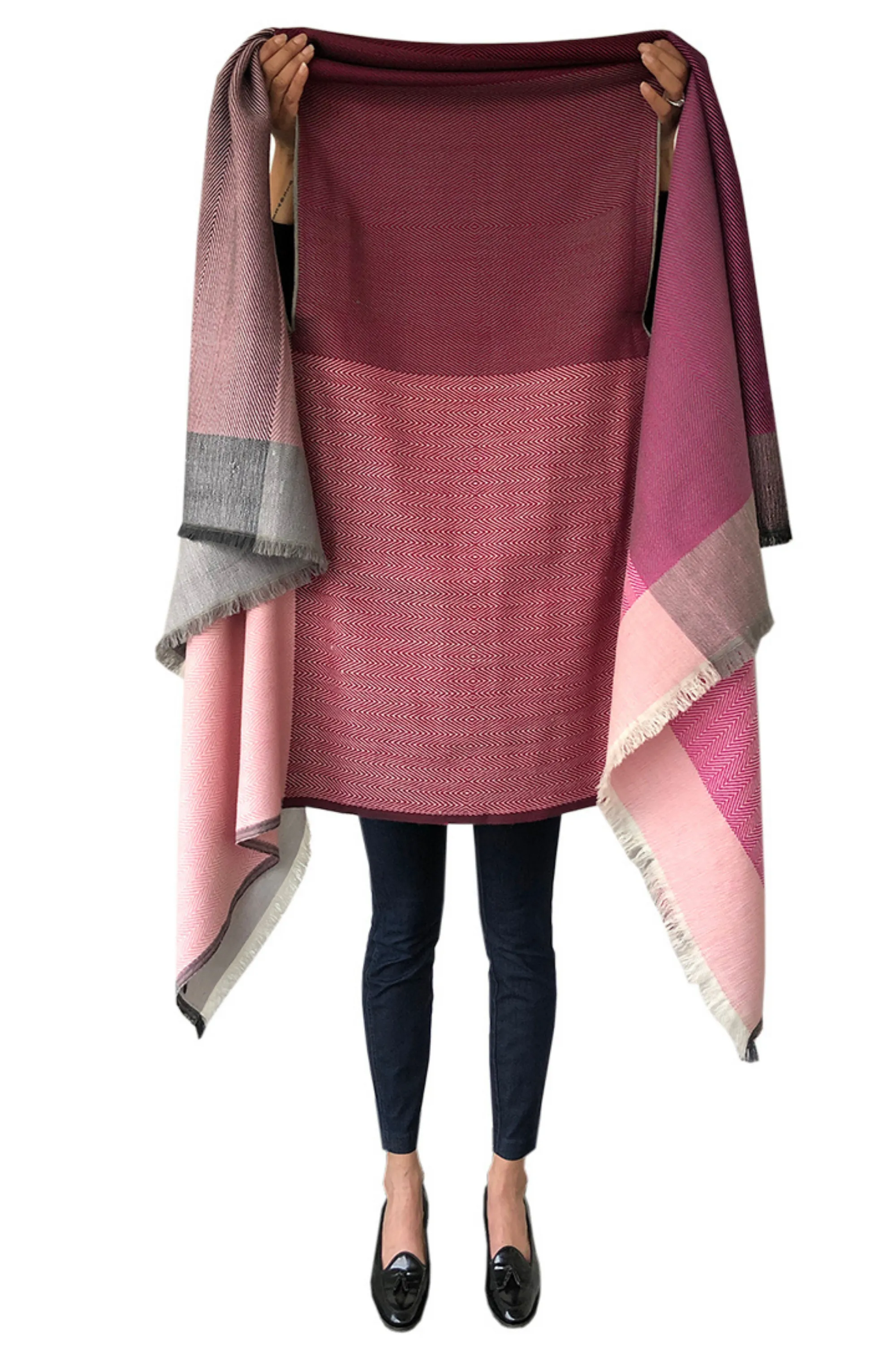 PETITE Daria Cape Ishikari
