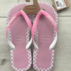 Pink Checkerboard Havaianas Flip-Flops