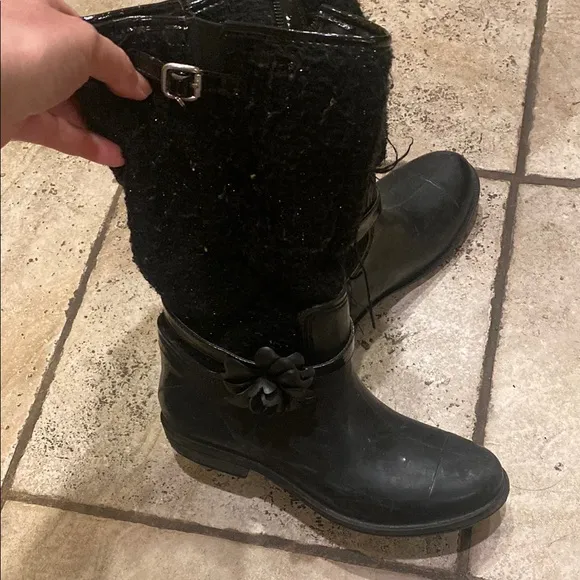 Stylish SW black girls boots
