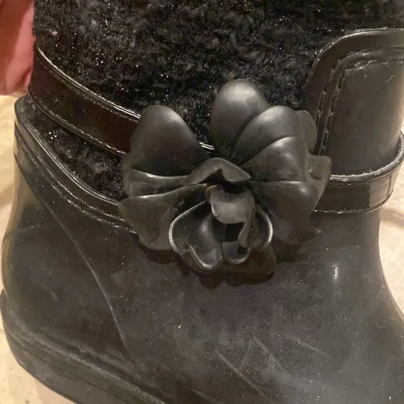 Stylish SW black girls boots