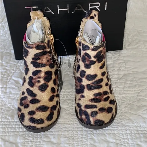 Tahari Ponie Chelsea Bootie (Baby)