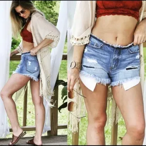 The DAPHNE Distressed Denim Short