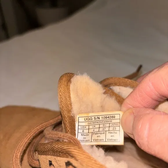 UGG Big Kids Neumel Boots