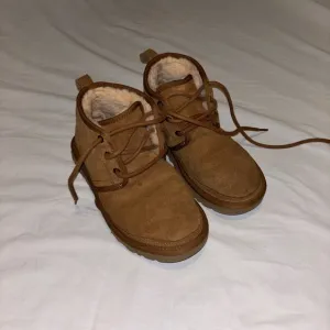UGG Big Kids Neumel Boots