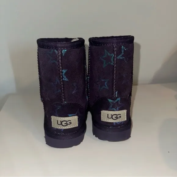 UGG Boots- Girls' Classic II Iridescent Winter Boots (Toddler sz 8) purple stars
