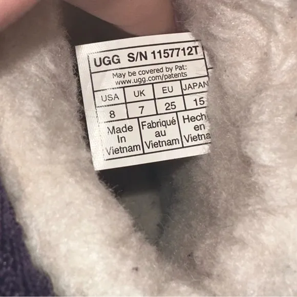 UGG Boots- Girls' Classic II Iridescent Winter Boots (Toddler sz 8) purple stars
