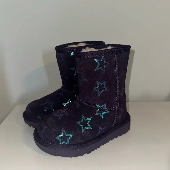 UGG Boots- Girls' Classic II Iridescent Winter Boots (Toddler sz 8) purple stars