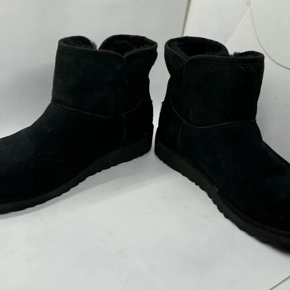 Ugg Katalina II 1017295K Boots, Little Girls Size 3 Black
