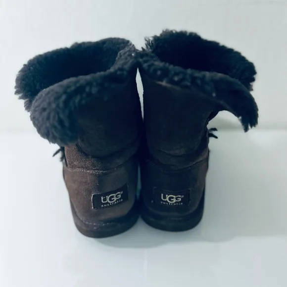 UGG KIDS BROWN BOOTS.SIZE 3