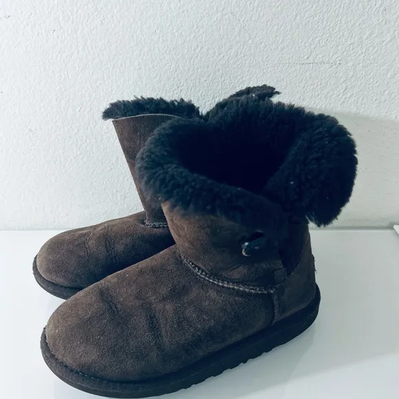 UGG KIDS BROWN BOOTS.SIZE 3