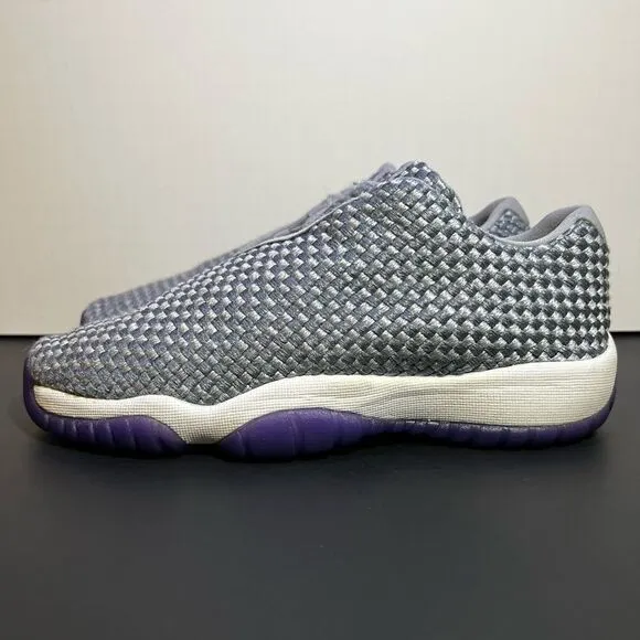 Youth JORDAN Future Low GS Wolf Grey Basketball Sneakers / Size 7Y