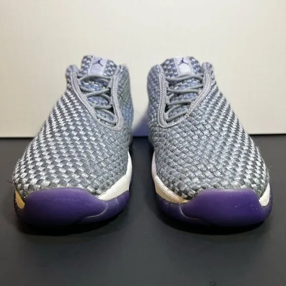 Youth JORDAN Future Low GS Wolf Grey Basketball Sneakers / Size 7Y