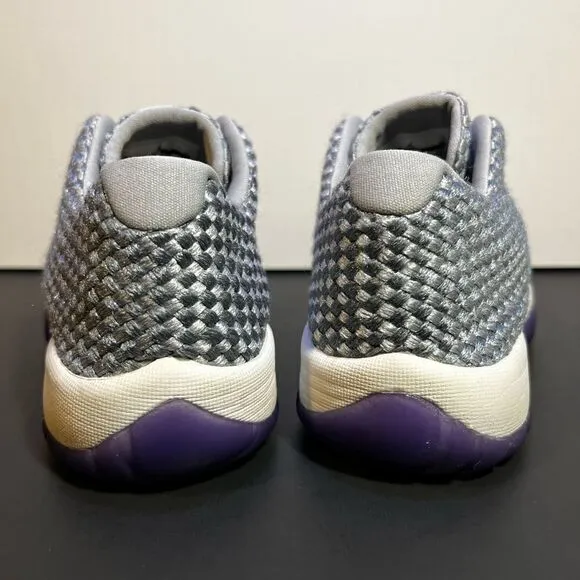 Youth JORDAN Future Low GS Wolf Grey Basketball Sneakers / Size 7Y