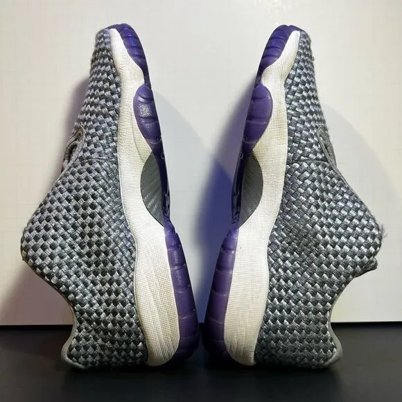 Youth JORDAN Future Low GS Wolf Grey Basketball Sneakers / Size 7Y