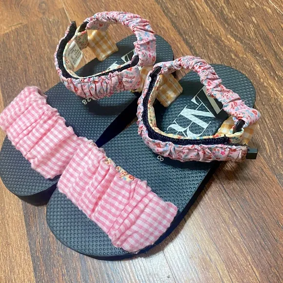 Zara patch work sandals HTF